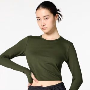 Navy & Black Uniqlo Ultra Stretch AIRism Cropped T-Shirt Long Sleeve
